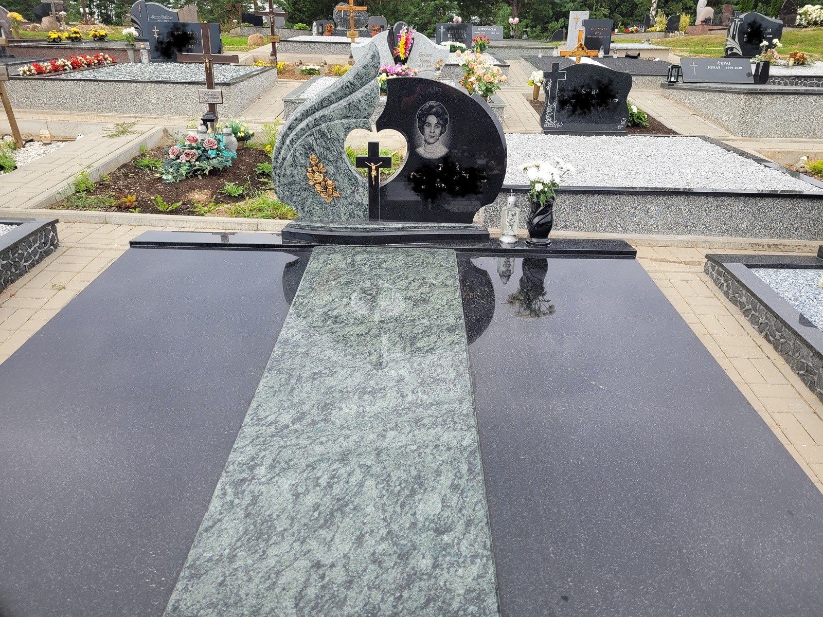 Kapų dengimas granito plokštėmis