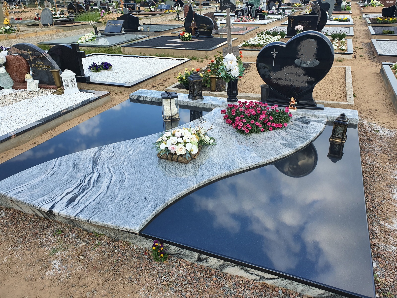 Užrašų ir portretų kalimas